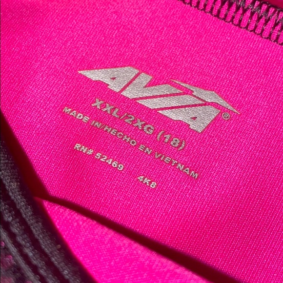 A muscle shirt - Picture 4 of 4